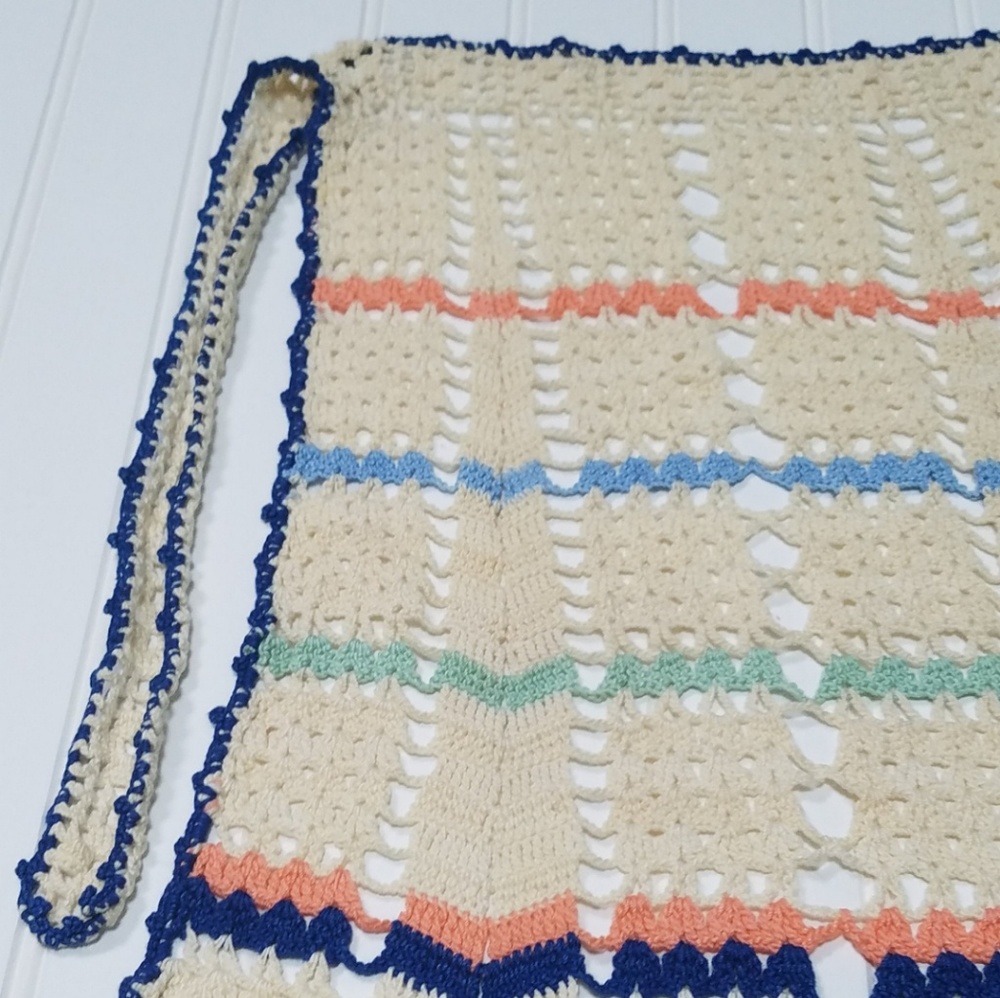 Vintage crocheted apron - Picture 2 of 8
